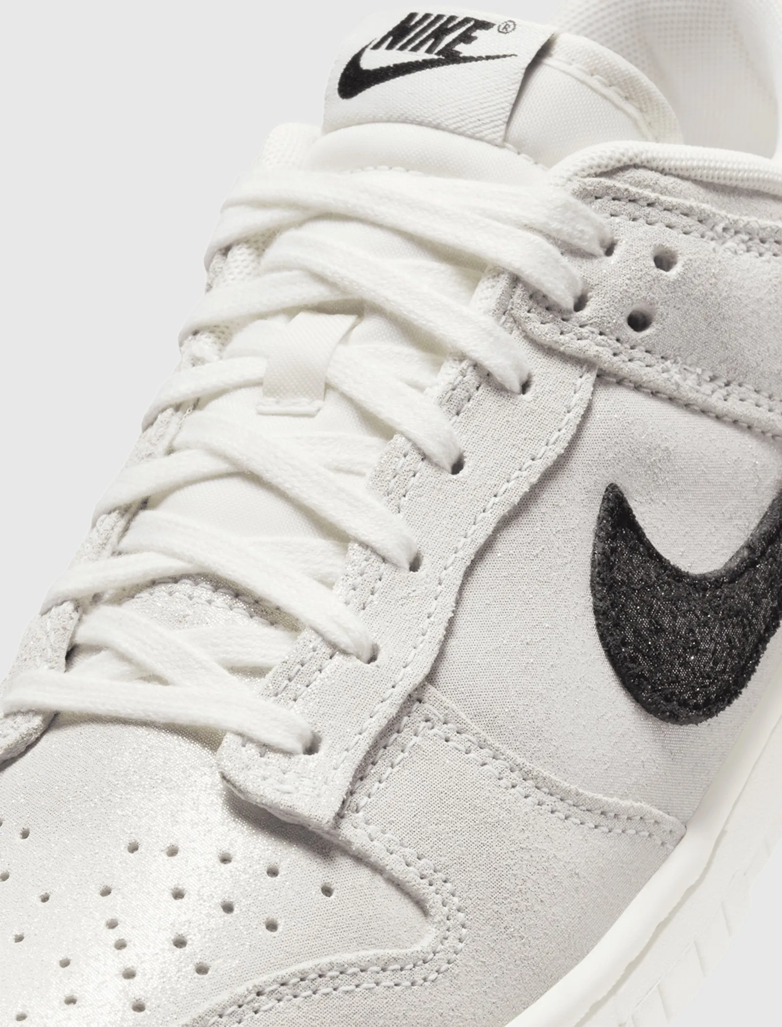 WOMEN'S DUNK LOW "WHITE/BLACK/TEAM RED"